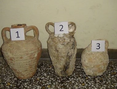 Κρήτη: Καΐκι ανέσυρε τρεις αρχαίους αμφορείς (φωτό)